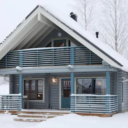Huvilat Laakson Helmi 1 с камином, сауной, Spa, на берегу озера Himos