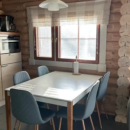 Laakson Helmi 1 с камином, сауной, Spa, на берегу озера *