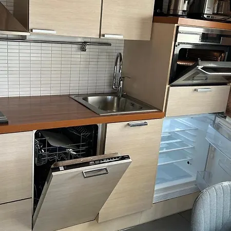 Huvilat Laakson Helmi 1 с камином, сауной, Spa, на берегу озера *