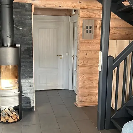 Laakson Helmi 1 с камином, сауной, Spa, на берегу озера * Himos