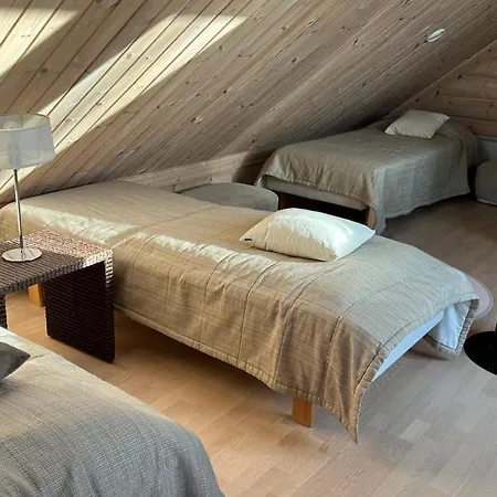 Laakson Helmi 1 с камином, сауной, Spa, на берегу озера 빌라 Himos