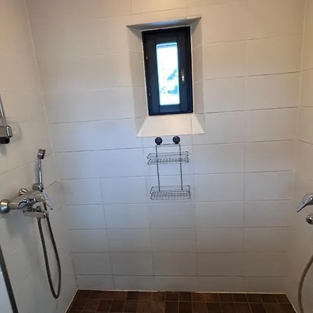 Laakson Helmi 1 с камином, сауной, Spa, на берегу озера 빌라 *