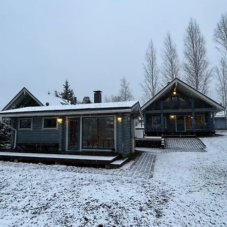 Laakson Helmi 1 с камином, сауной, Spa, на берегу озера